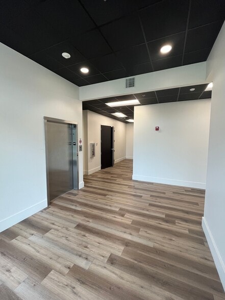 More Photos Of 6925 US-98 E, Santa Rosa Beach Office For Sale