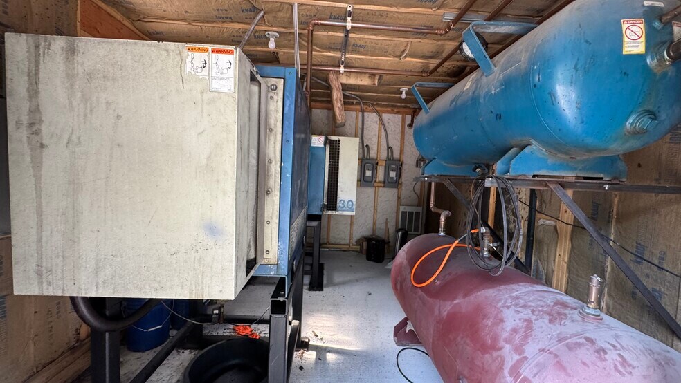 More Photos Of 231 Moorestown Dr, Bath Manufacturing For Sale