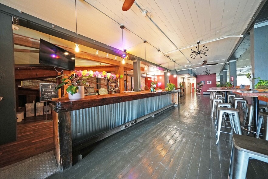 More Photos Of 31 N 1st Ave, Yakima General Retail For Sale