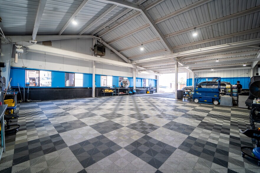 More Photos Of 2637 Saint Louis Ave, Signal Hill Warehouse For Sale