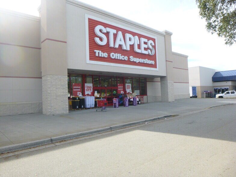 More Photos Of 231-470 Citi Centre St, Winter Haven Freestanding For Lease