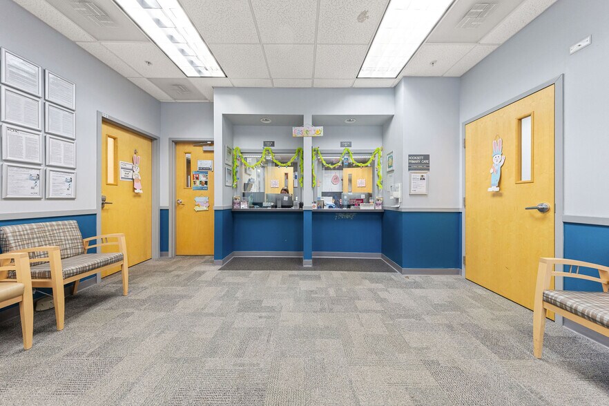 More Photos Of 11 Kimball Dr, Hooksett Storefront Retail Office For Lease