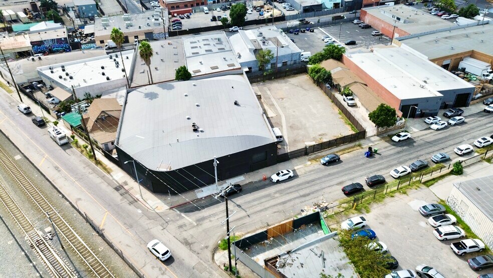 More Photos Of 2201 Long Beach Ave, Los Angeles Warehouse For Lease