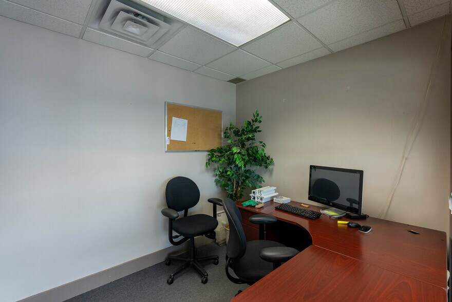 More Photos Of 5744 198 St, Langley Warehouse For Lease