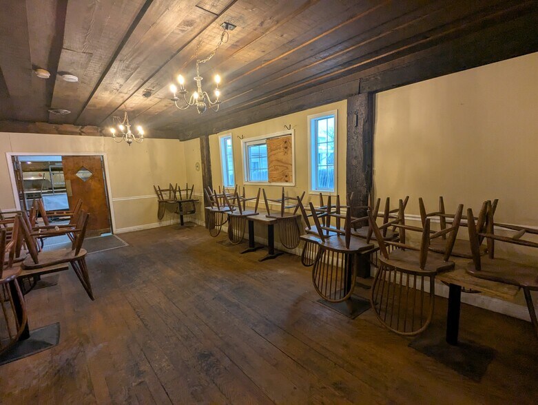 More Photos Of 17 Main St, Ballston Lake Restaurant For Lease
