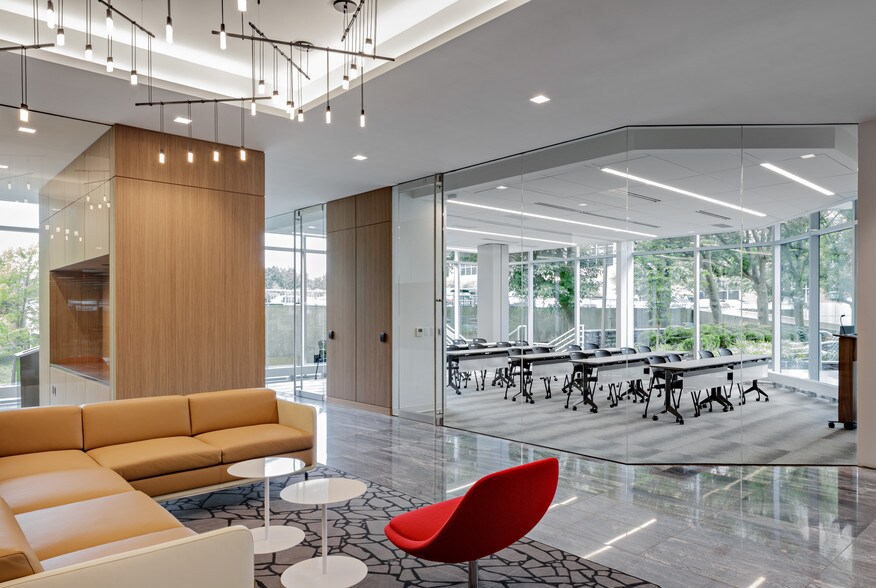 More Photos Of 333 Thornall St, Edison Loft Creative Space For Lease