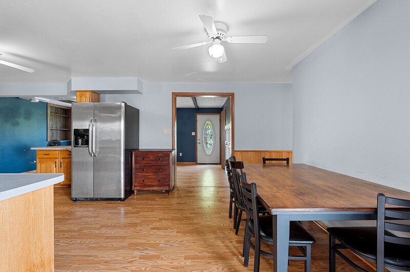 More Photos Of N5367 Mayflower Rd, Shiocton Office For Sale