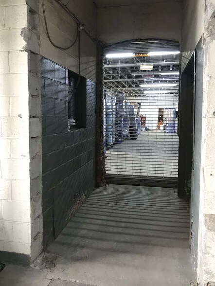 More Photos Of 98-104 Murray St, Newark Warehouse For Sale