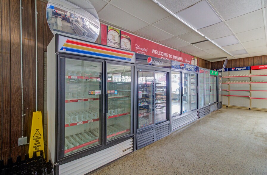 More Photos Of 726 E Lincolnway, Minerva General Retail For Sale