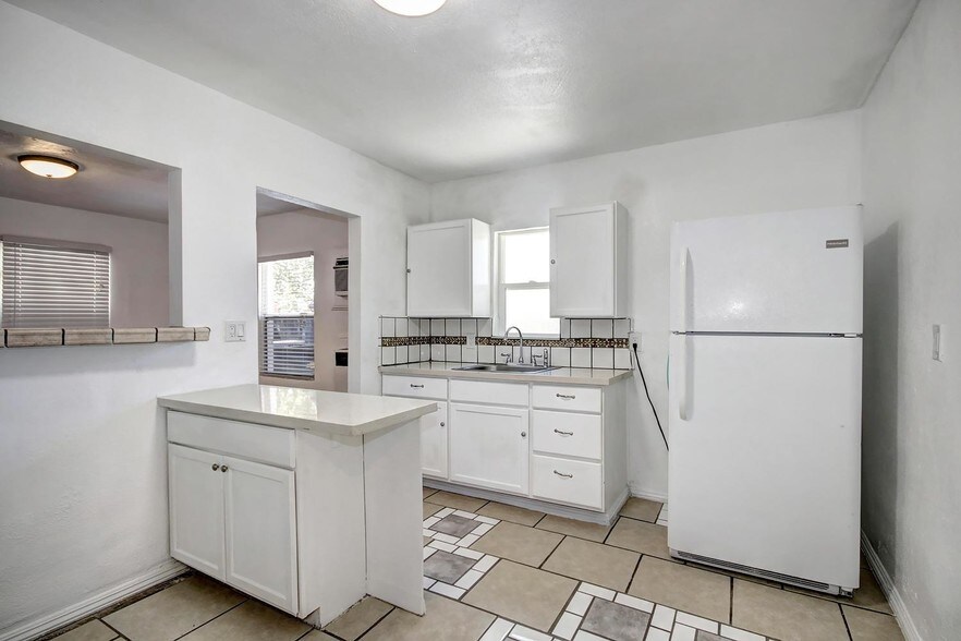 More Photos Of 2390-2398 Oakmont St, Sacramento Apartments For Sale