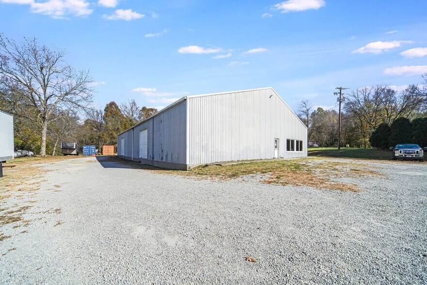 More Photos Of 264 Saint Catherine St, New Haven Industrial For Sale