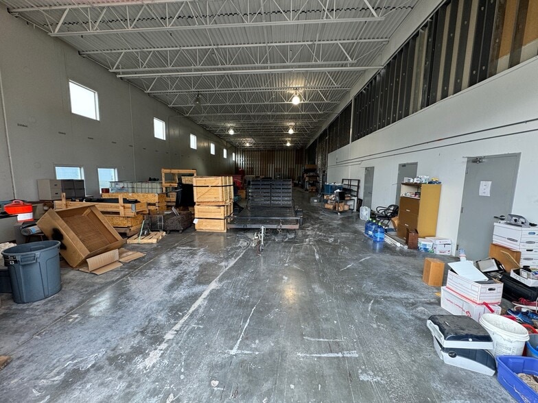 More Photos Of 2600 Kimco Ct, Lincoln Warehouse For Lease