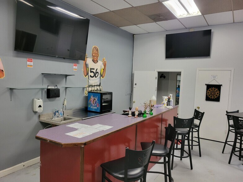 More Photos Of 1654-1658 Lamar Ave, Memphis Storefront For Sale