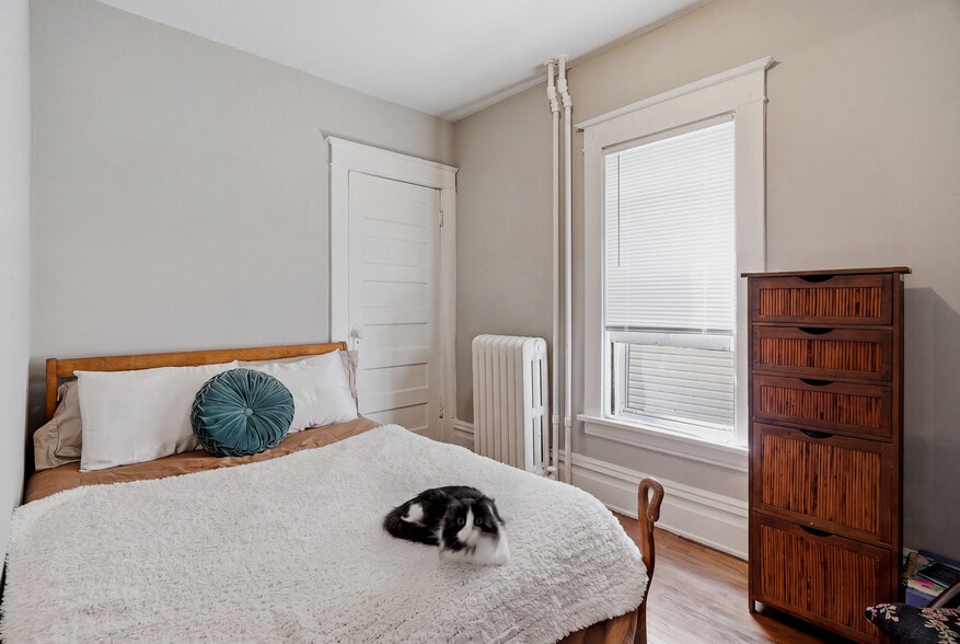 More Photos Of 2641 Lyndale Ave S, Minneapolis Apartments For Sale