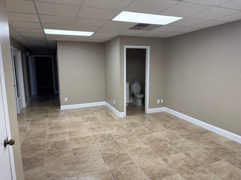 More Photos Of 1705 Colonial Blvd, Fort Myers Medical For Lease