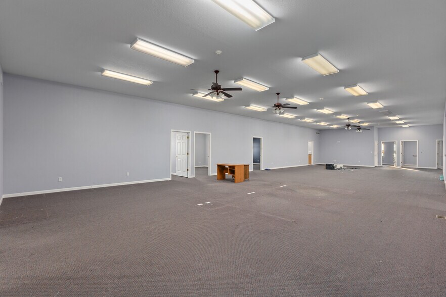 More Photos Of 20586 Old Route 66 Hwy, Staunton Office For Sale