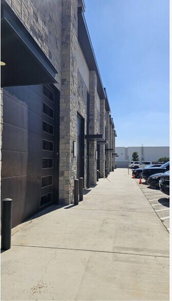More Photos Of 2601 TX-121, Lewisville Light Distribution For Lease