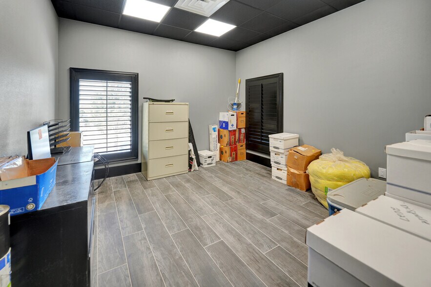 More Photos Of 9013 W County Road 160, Midland Showroom For Sale