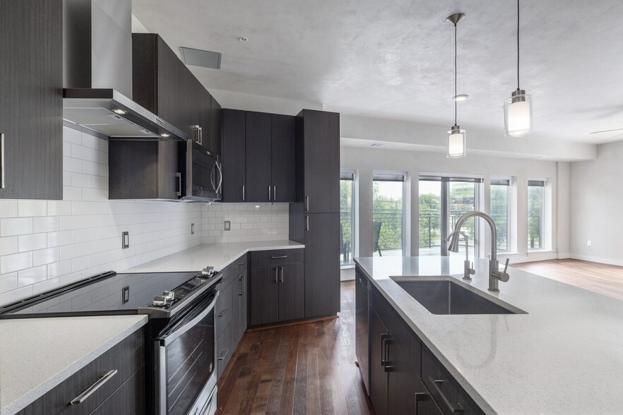 More Photos Of 6444 Burnet Rd, Austin Apartments For Sale
