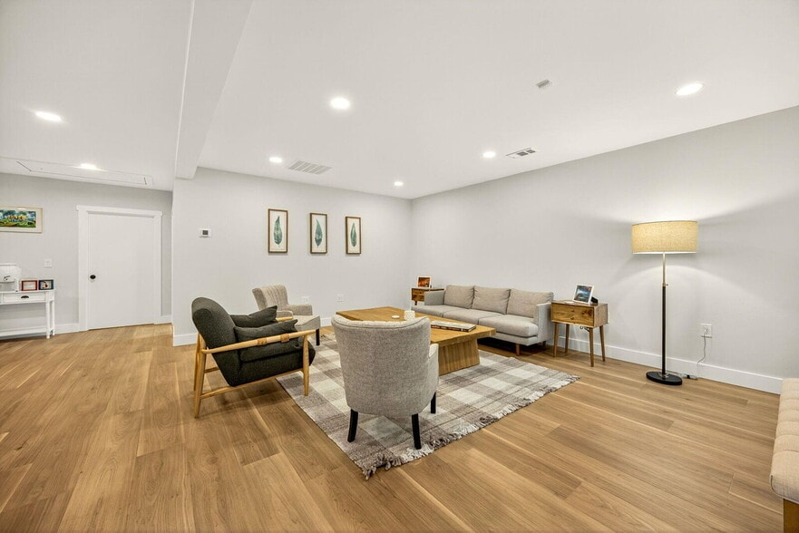 More Photos Of 111 Cedar St, Rogue River Office Residential For Sale