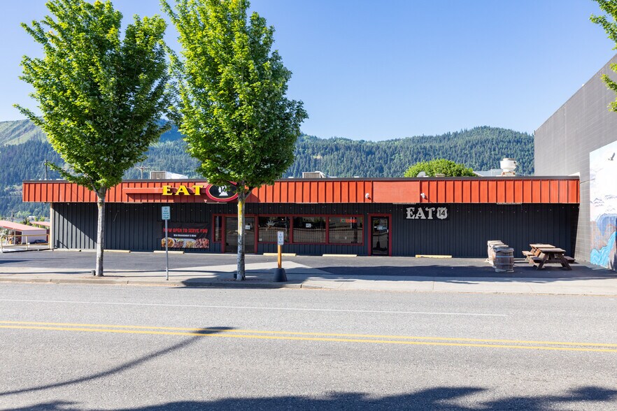 More Photos Of 105 Steuben st, Bingen General Retail For Sale