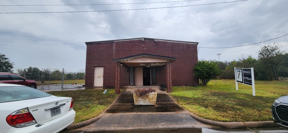 Primary Photo Of 5221 Park Village Dr, Houston Religious Facility For Lease