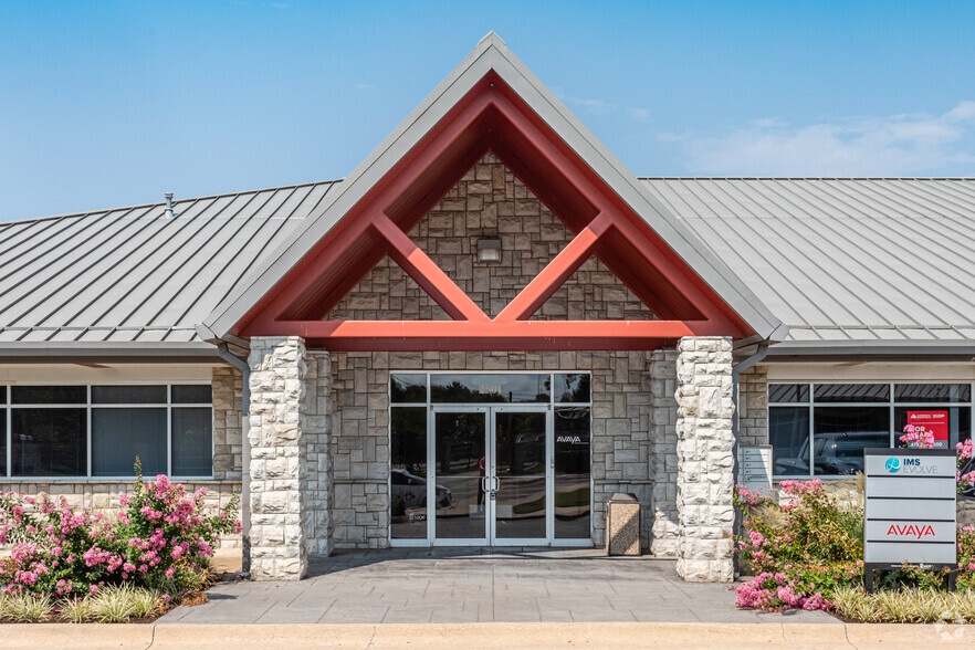 More Photos Of 2501 Technology Dr, Bentonville Unknown For Lease