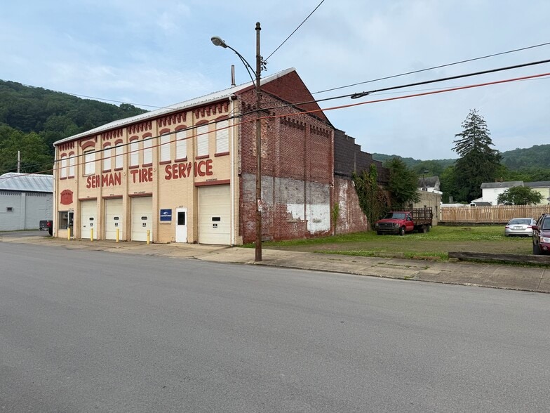 More Photos Of 622 13th St, Franklin Auto Repair For Sale