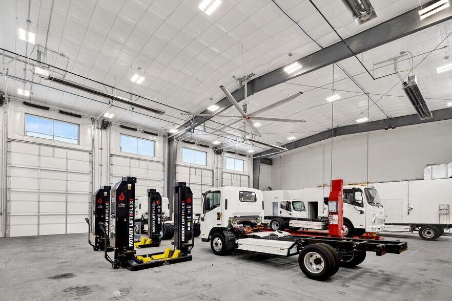 More Photos Of 5463 Pacific Fern Dr, Ferndale Manufacturing For Sale