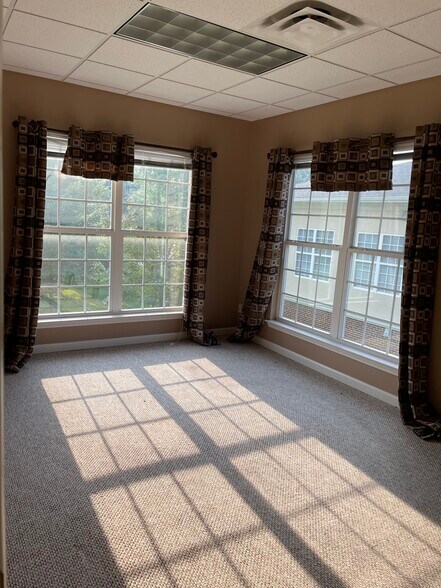 More Photos Of 3745 Cherokee St, Kennesaw Loft Creative Space For Lease