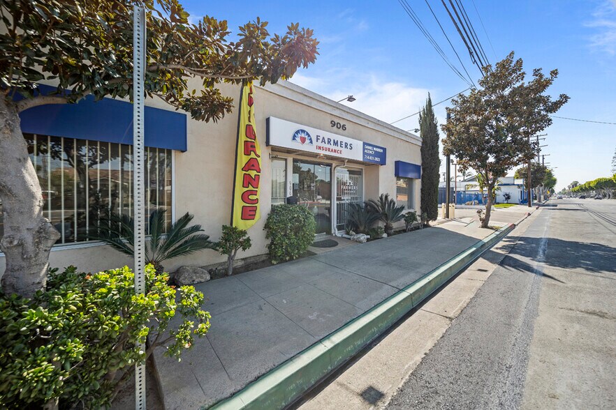 More Photos Of 906 E Commonwealth Ave, Fullerton Storefront For Sale