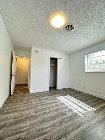 More Photos Of 2314 Polk St, Hollywood Apartments For Sale