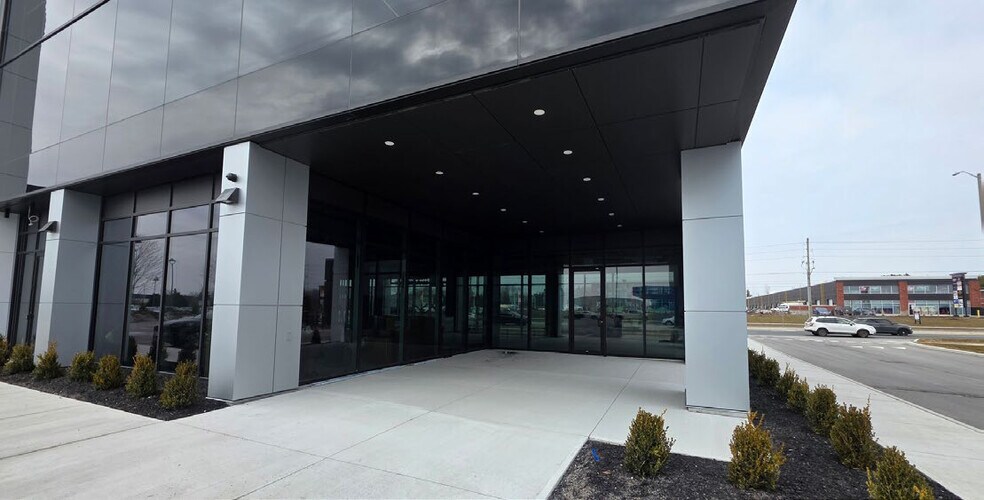More Photos Of 481 Taunton Rd W, Oshawa Office For Lease