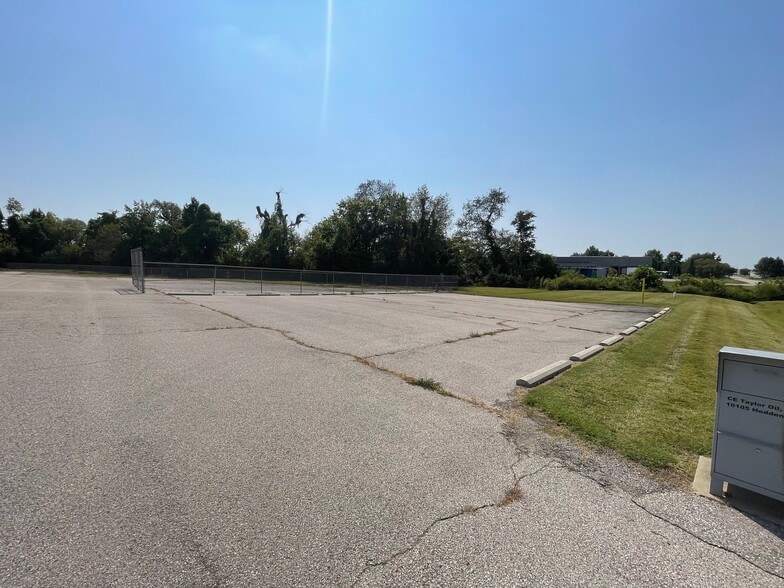 More Photos Of 10105 Hedden Rd, Evansville Warehouse For Sale