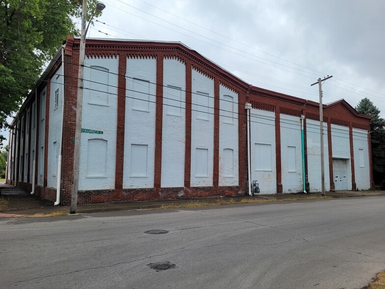 Primary Photo Of 1900 W Muhammad Ali Blvd, Louisville Manufacturing For Lease