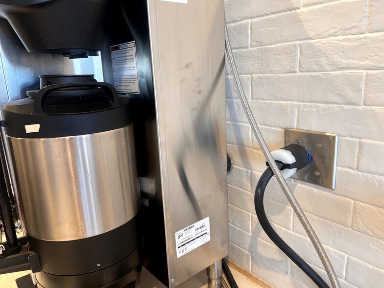 More Photos Of 11565 Theatre Dr, Champlin Unknown For Lease