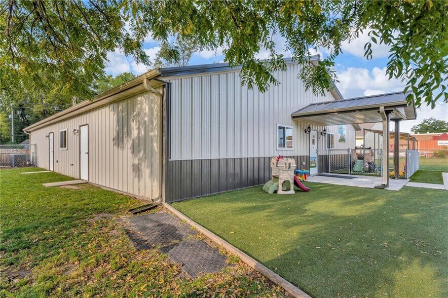 More Photos Of 109 E Railroad St, Silver Lake Daycare Center For Sale