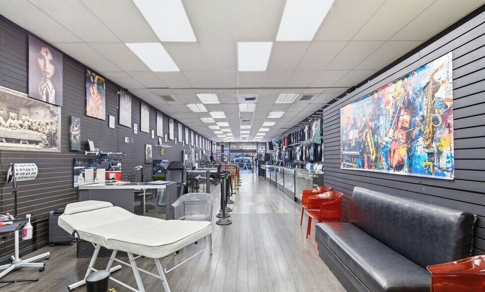 More Photos Of 6670 Hollywood Blvd, Los Angeles Storefront For Sale