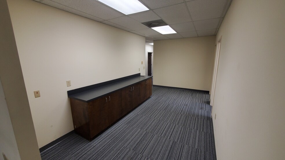 More Photos Of 900 E North St, Greenville Office For Sale
