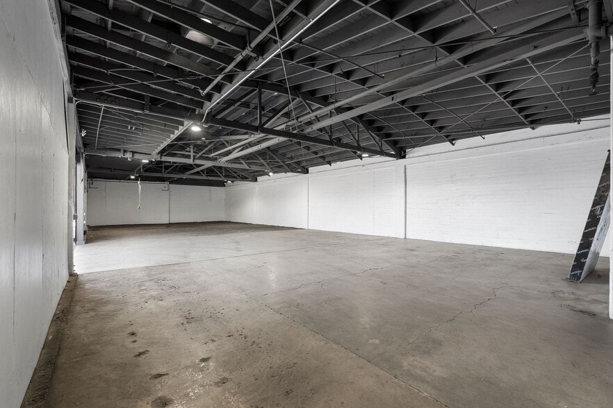 More Photos Of 3170 E 11th St, Los Angeles Warehouse For Sale