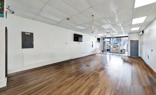More Photos Of 700 Utica Ave, Brooklyn Storefront Retail Office For Lease