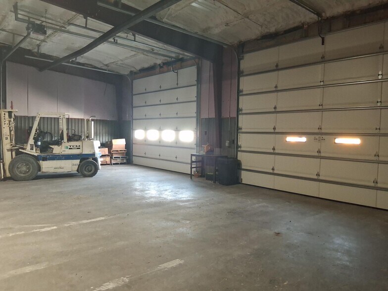 More Photos Of 1117 N Old Route 66, Litchfield General Retail For Sale