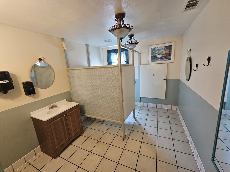 More Photos Of 300 E Main St, San Jacinto Lodge Meeting Hall For Sale