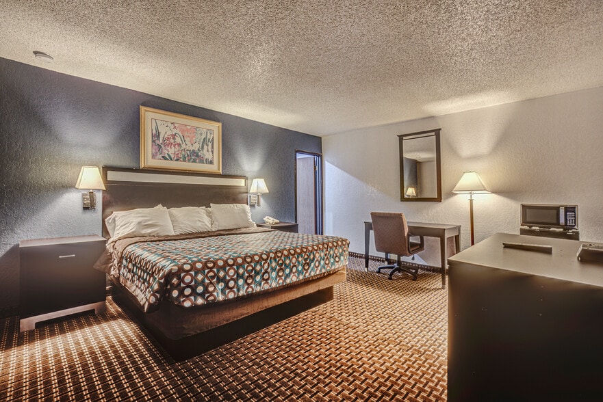 More Photos Of 101 W Phoenix St, Payson Hotel For Sale