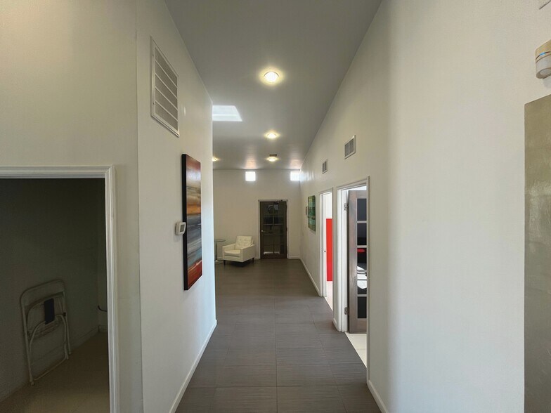 More Photos Of 2828 S Country Club Dr, Mesa General Retail For Lease