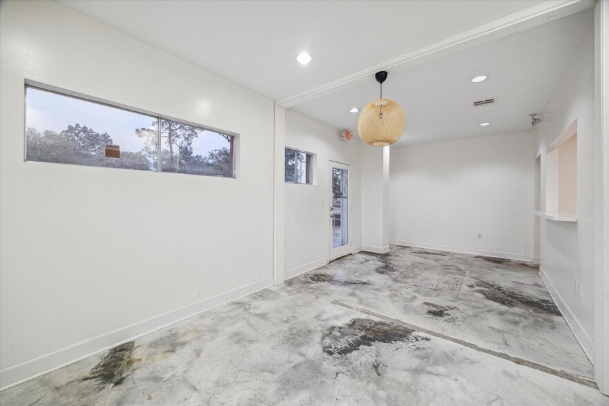 More Photos Of 6823 Northampton Way, Houston Warehouse For Sale