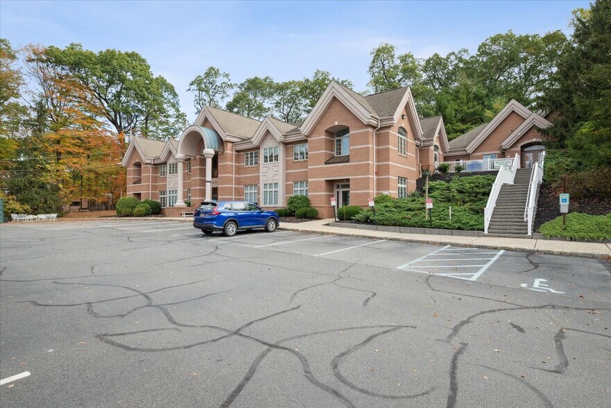 More Photos Of 258 King George Rd, Warren Office For Sale