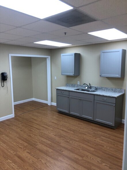 More Photos Of 10125 Farrow Rd, Blythewood Warehouse For Lease