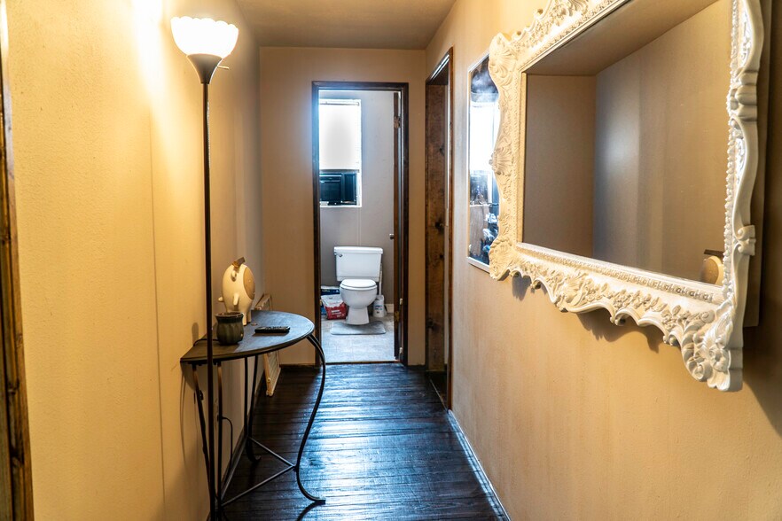 More Photos Of 120 N Main St, Yale Light Manufacturing For Sale