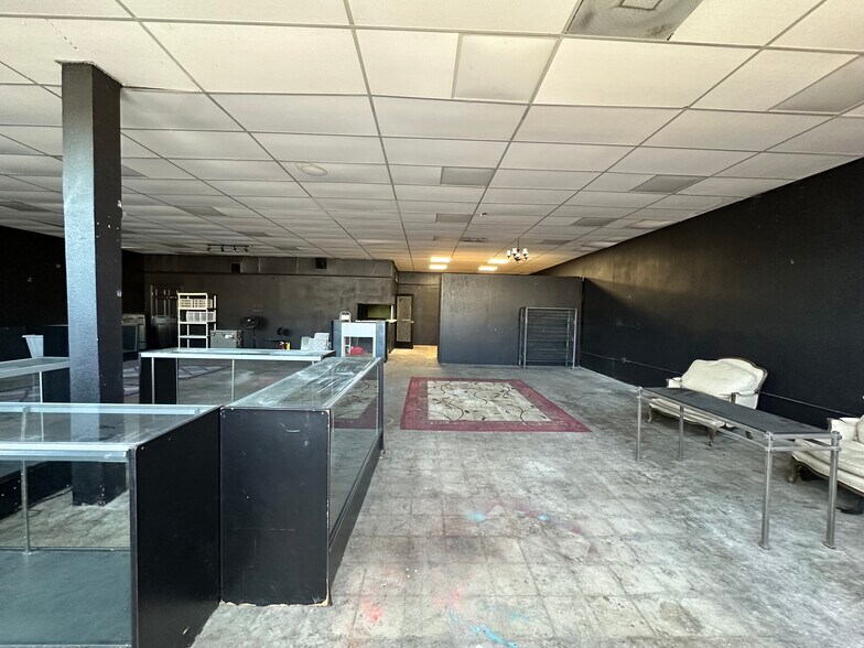 More Photos Of 7034-7042 Harrisburg Blvd, Houston Unknown For Lease